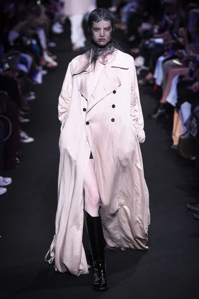 Look 12